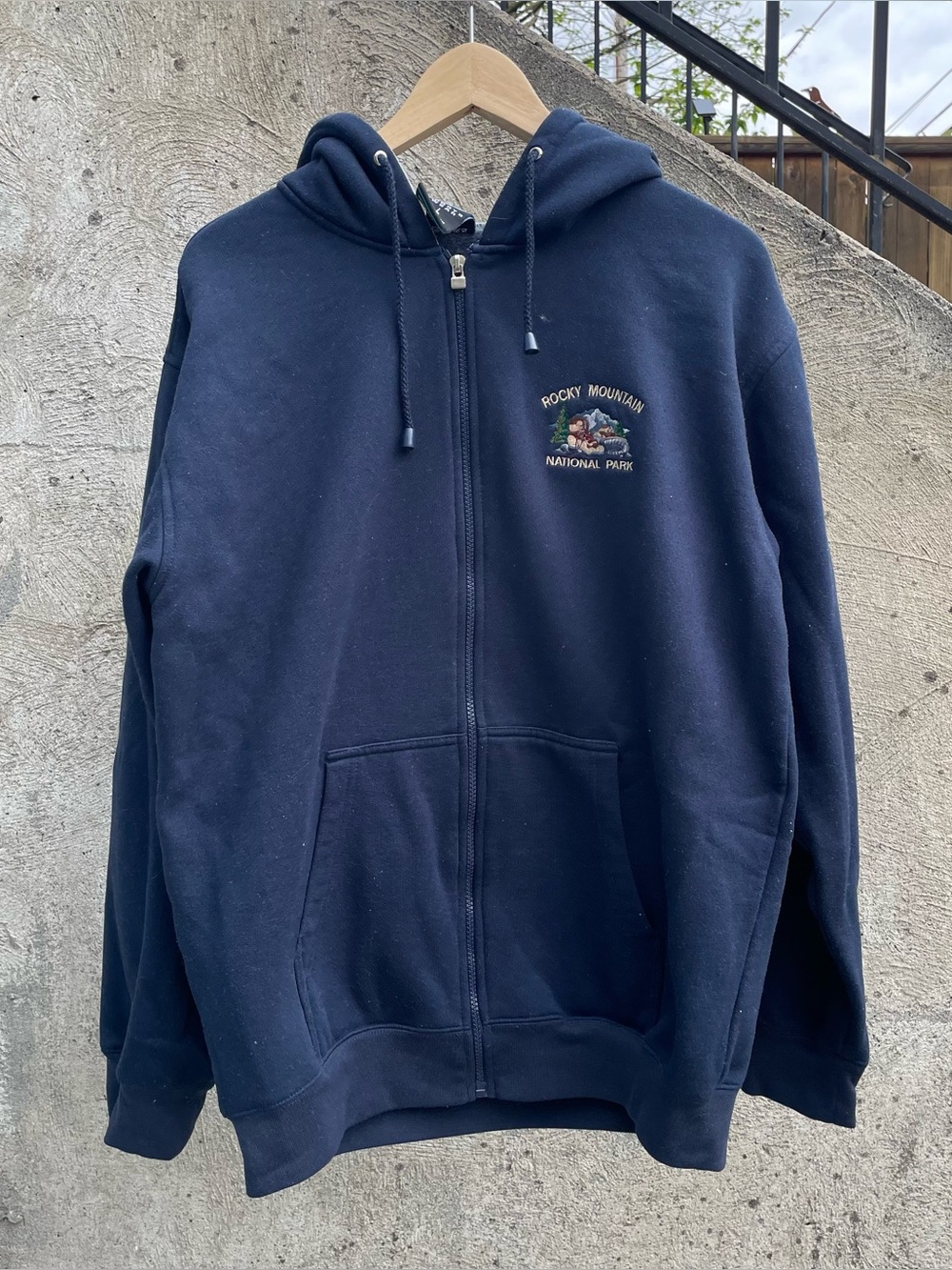 Rocky Mountain National Park heavyweight hoodie size large
